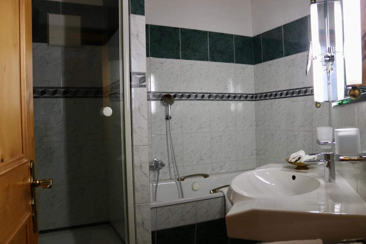 Hotel Spescha レンツァーハイデ エクステリア 写真