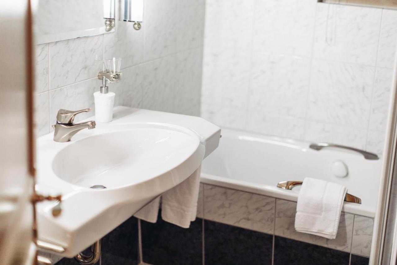 Hotel Spescha レンツァーハイデ エクステリア 写真